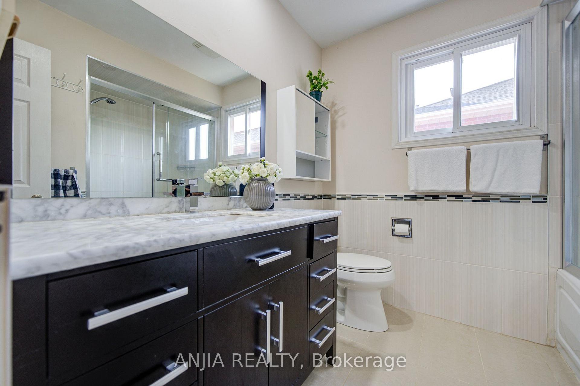 Photo 28 of 8 Brooklyn Crescent, Markham, Unionville — HOMEH