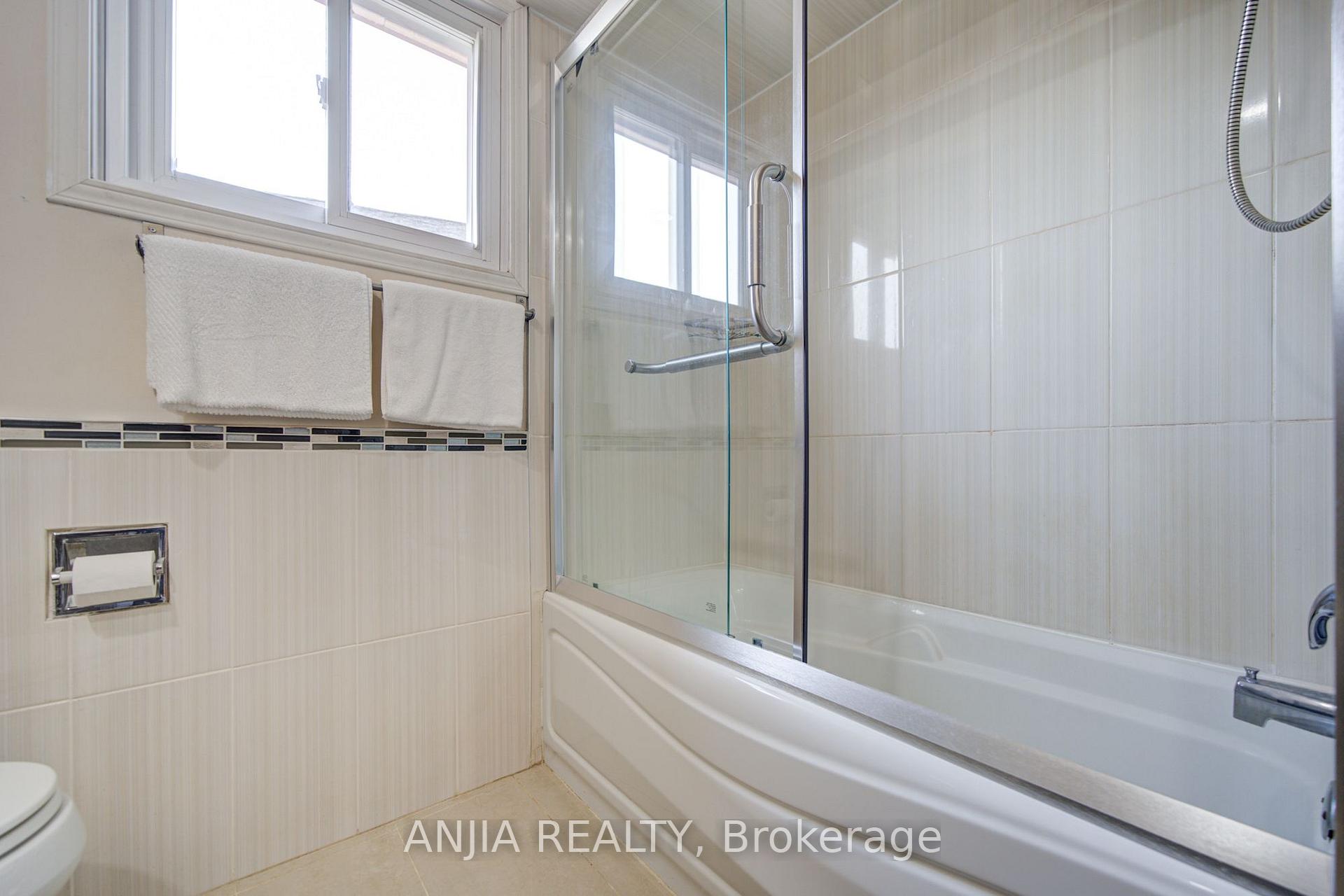 Photo 29 of 8 Brooklyn Crescent, Markham, Unionville — HOMEH