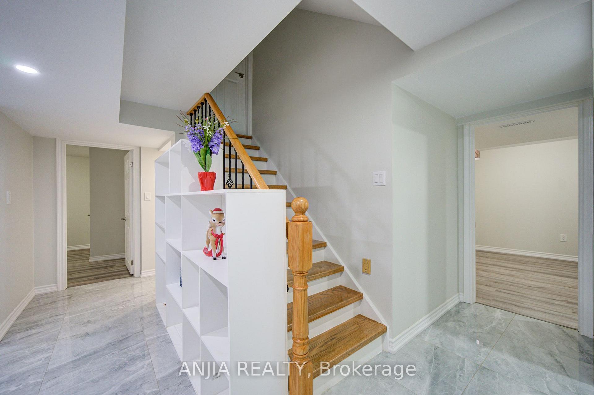 Photo 32 of 8 Brooklyn Crescent, Markham, Unionville — HOMEH