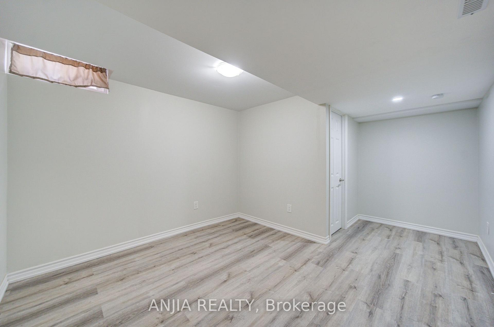 Photo 35 of 8 Brooklyn Crescent, Markham, Unionville — HOMEH