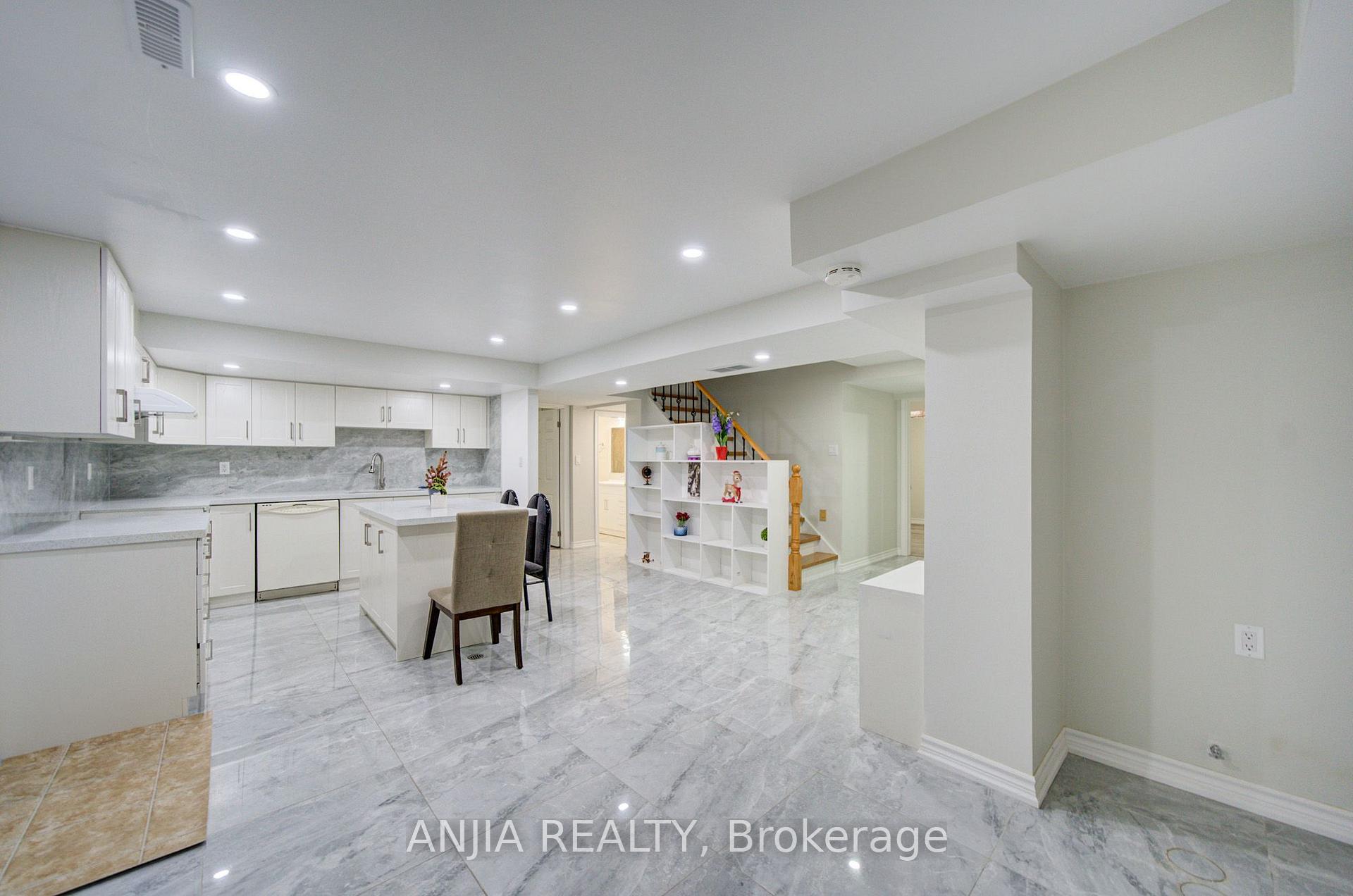Photo 36 of 8 Brooklyn Crescent, Markham, Unionville — HOMEH