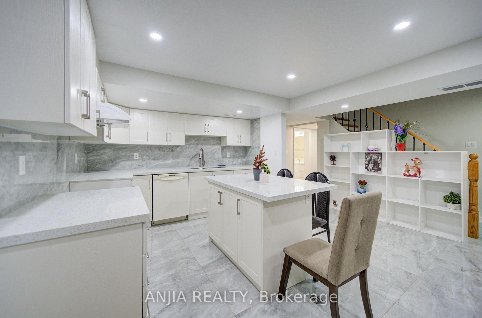 Photo 38 of 8 Brooklyn Crescent, Markham, Unionville — HOMEH