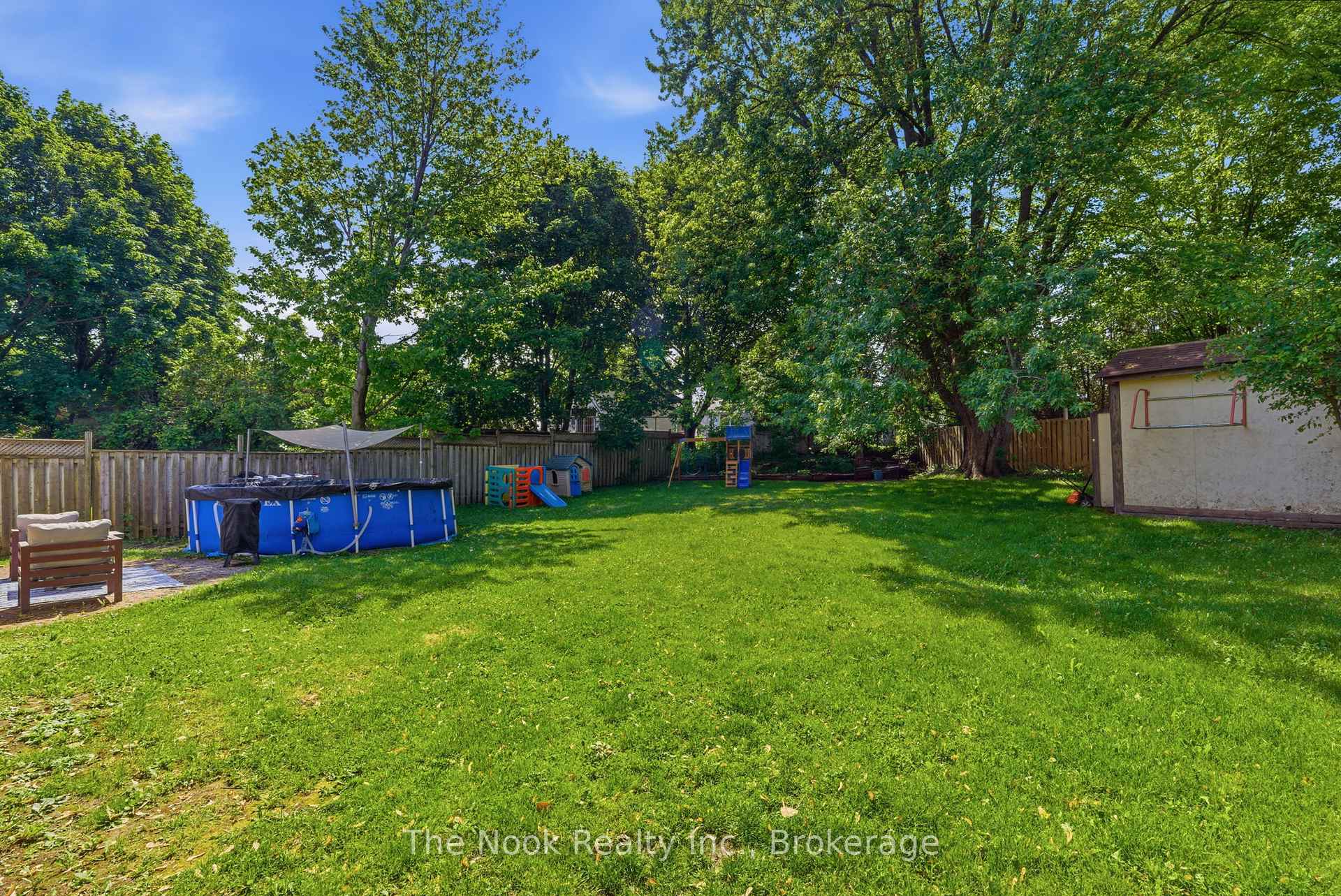 Photo 5 of 30 Deerpark Crescent, Clarington, Bowmanville — HOMEH