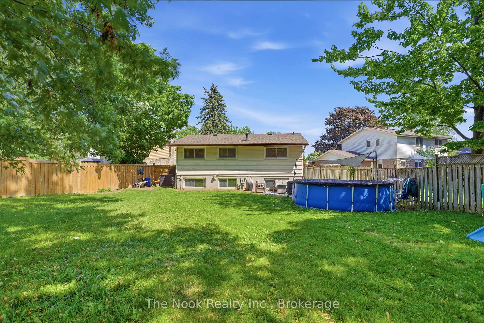 Photo 6 of 30 Deerpark Crescent, Clarington, Bowmanville — HOMEH