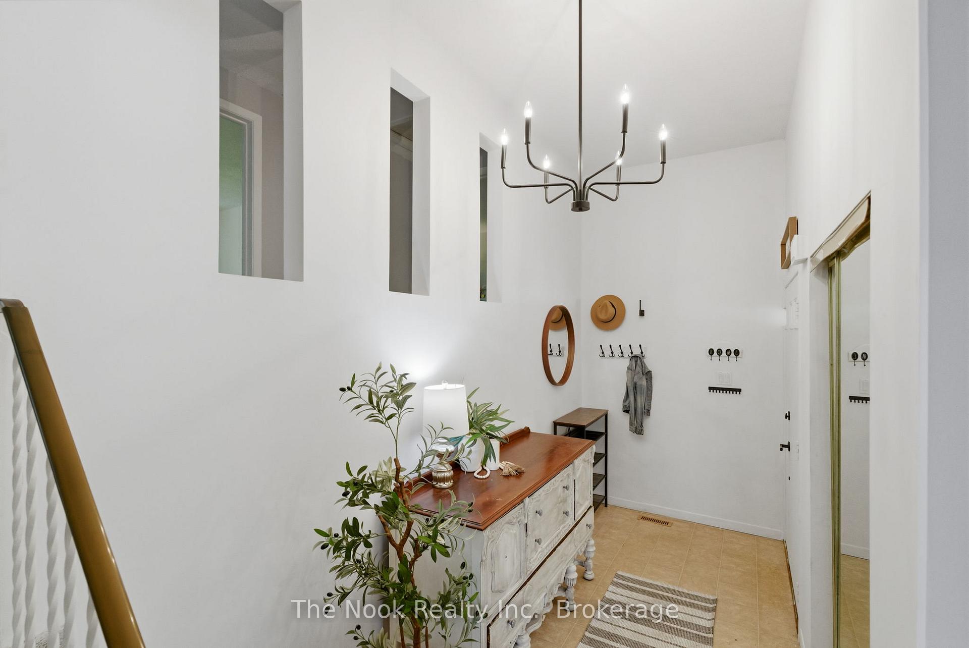 Photo 8 of 30 Deerpark Crescent, Clarington, Bowmanville — HOMEH