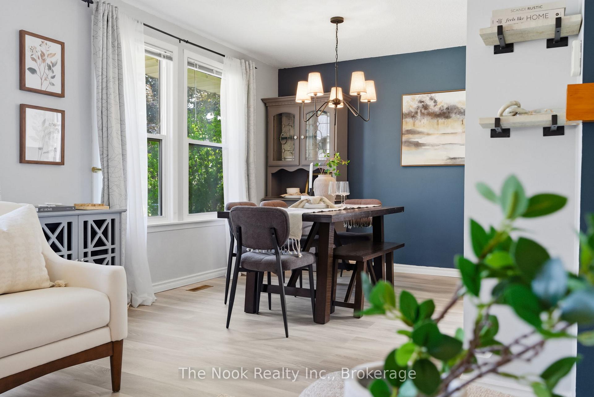 Photo 15 of 30 Deerpark Crescent, Clarington, Bowmanville — HOMEH