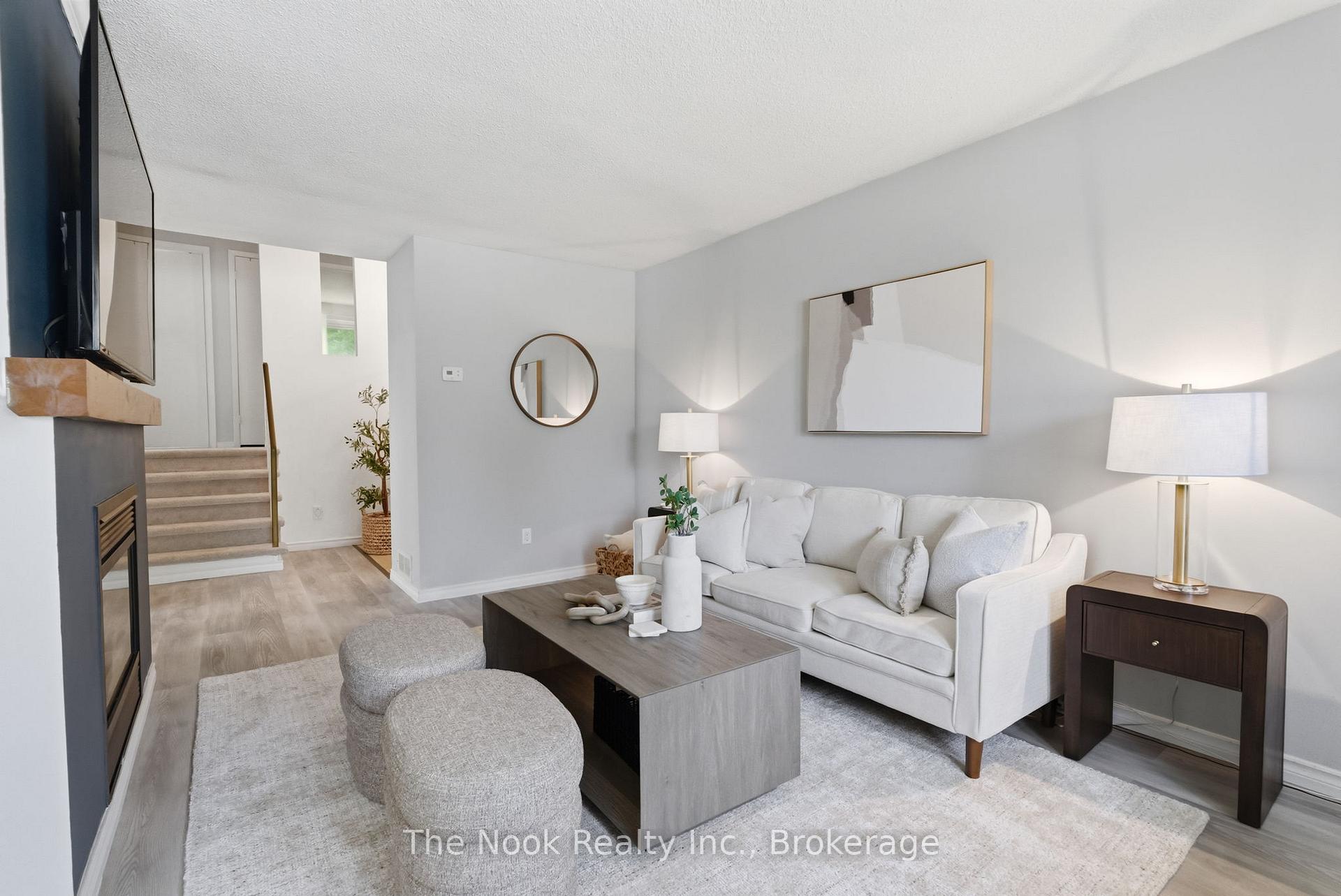 Photo 16 of 30 Deerpark Crescent, Clarington, Bowmanville — HOMEH