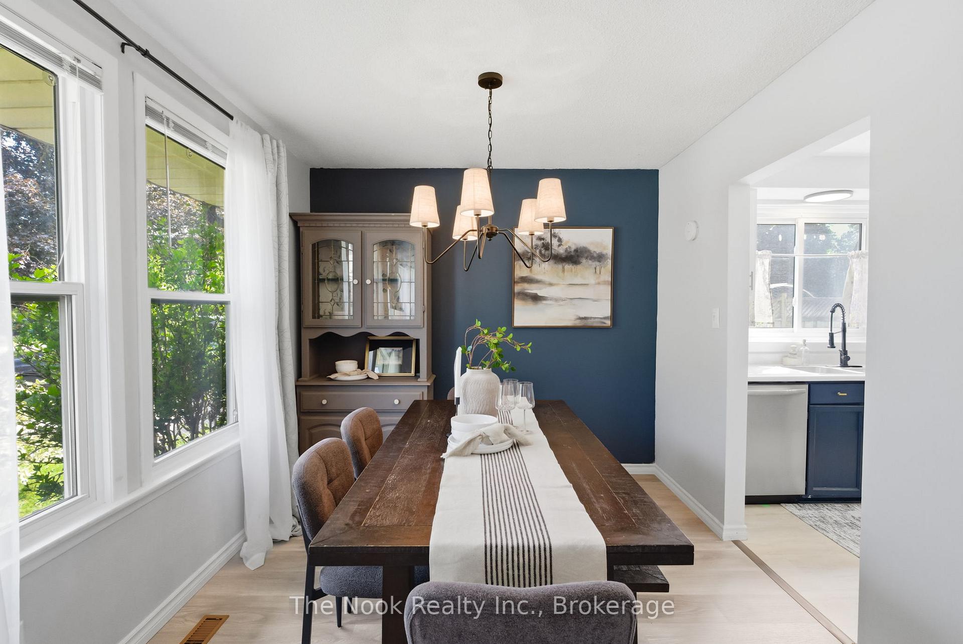 Photo 18 of 30 Deerpark Crescent, Clarington, Bowmanville — HOMEH