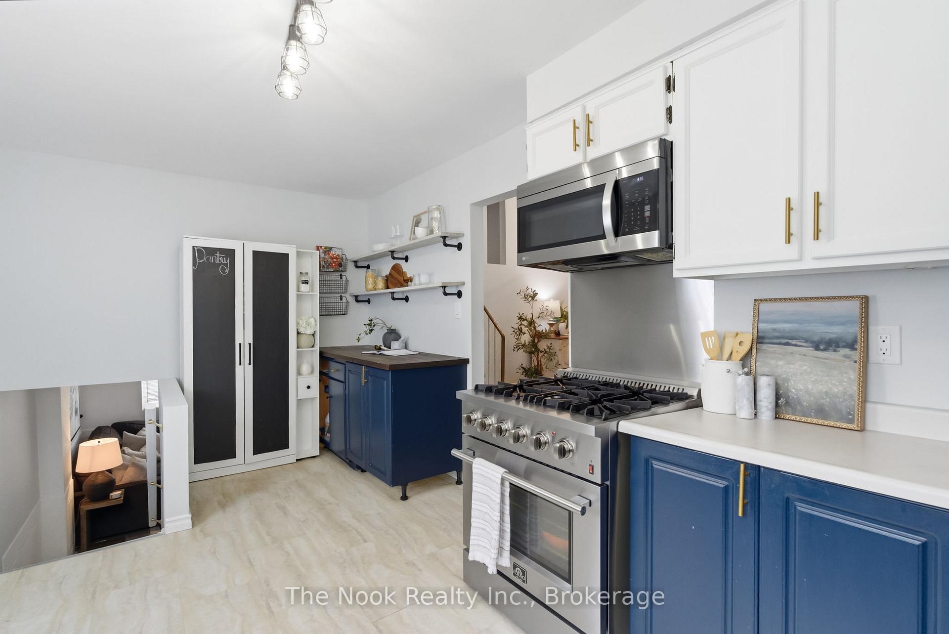 Photo 22 of 30 Deerpark Crescent, Clarington, Bowmanville — HOMEH