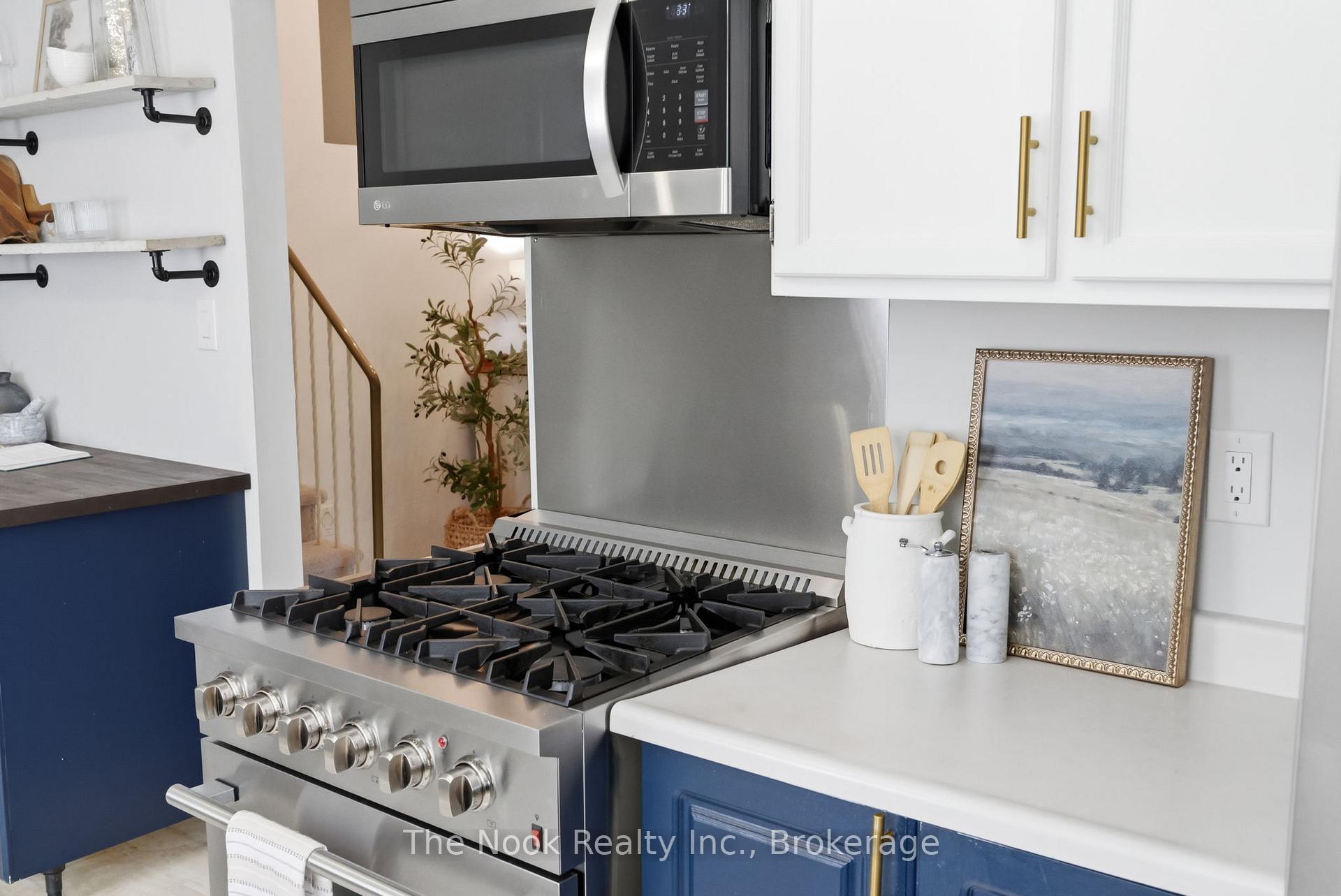 Photo 23 of 30 Deerpark Crescent, Clarington, Bowmanville — HOMEH
