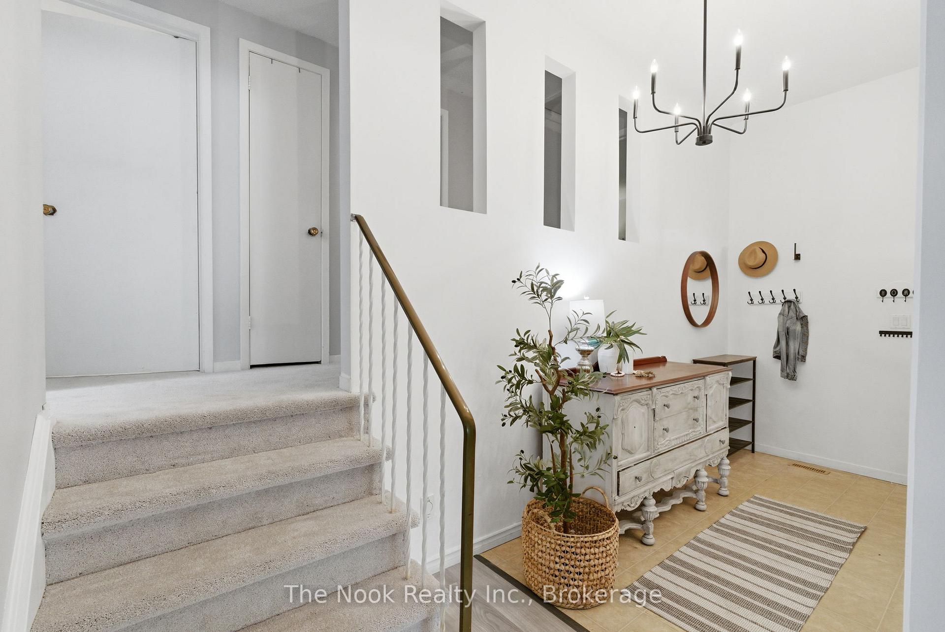 Photo 28 of 30 Deerpark Crescent, Clarington, Bowmanville — HOMEH