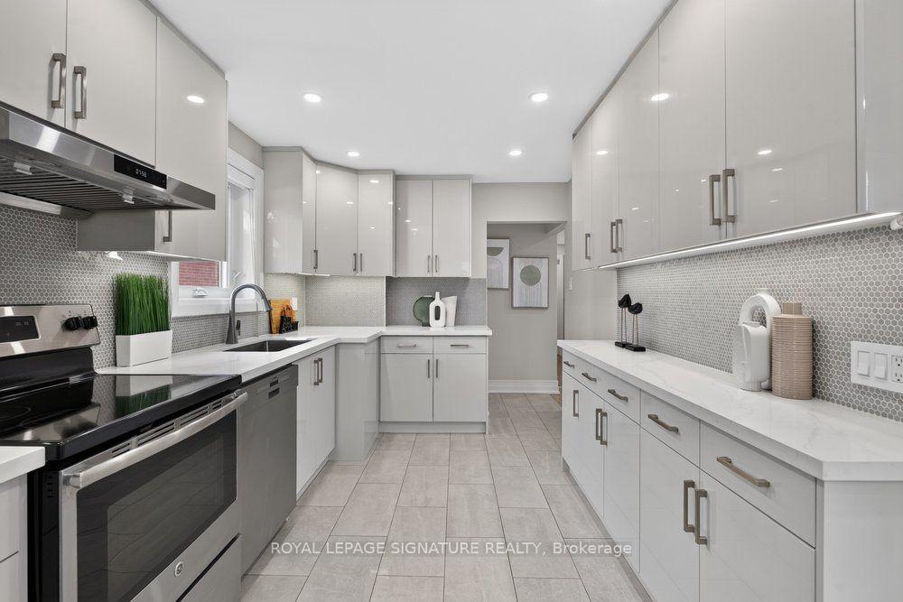 Photo 14 of 24 Glenshaw Crescent, Toronto, O'Connor-Parkview — HOMEH