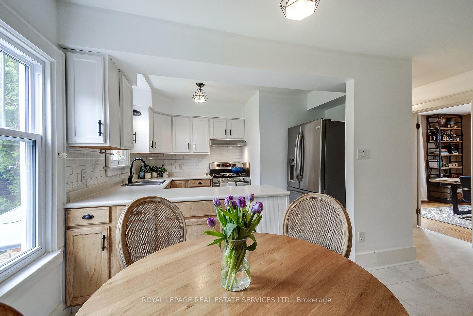 Photo 16 of 139 Lake Street, Grimsby, Grimsby Beach — HOMEH