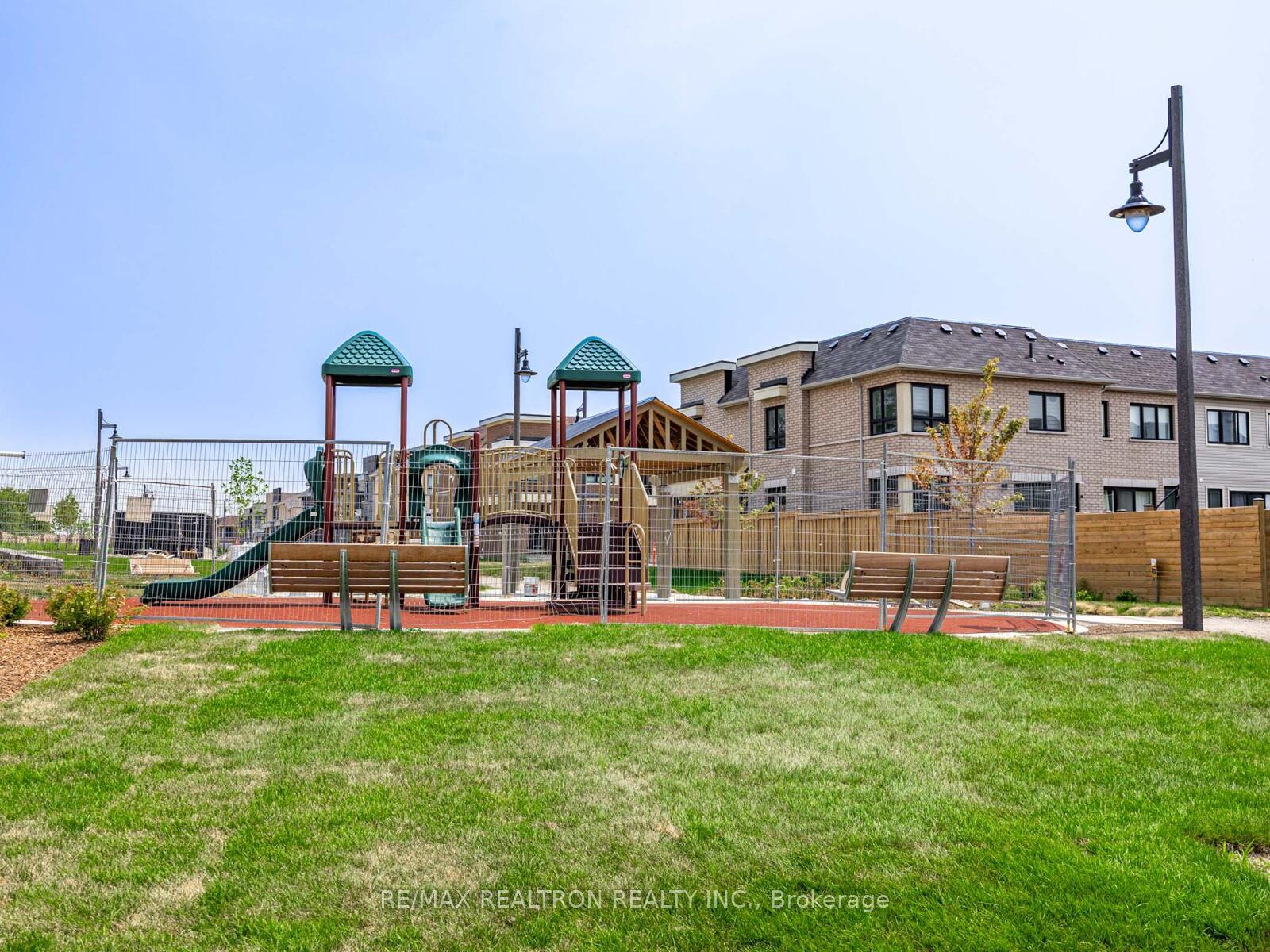 Photo 21 of Unit 16, 38A Lookout Drive, Clarington, Bowmanville — HOMEH