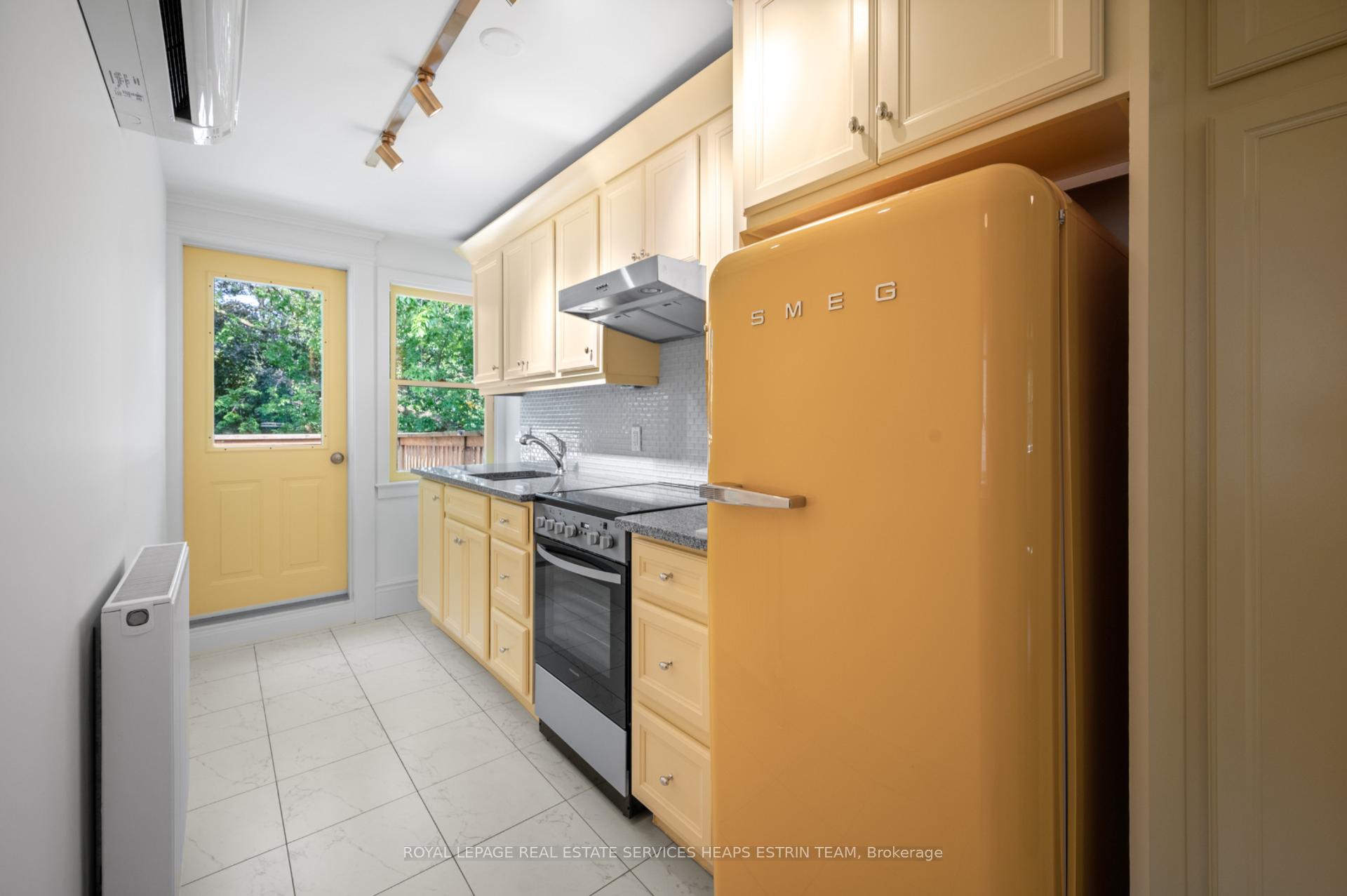 Photo 6 of Unit Third, 18 Castle Frank Crescent, Toronto, Rosedale-Moore Park — HOMEH