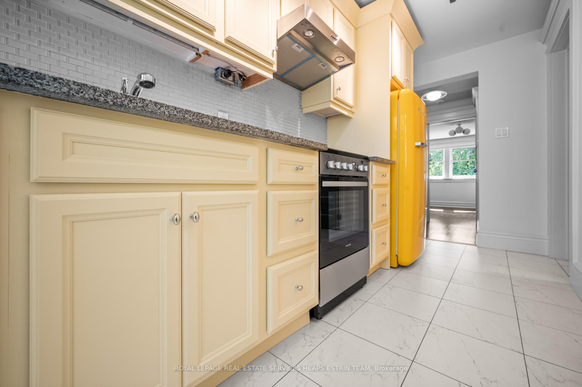 Photo 8 of Unit Third, 18 Castle Frank Crescent, Toronto, Rosedale-Moore Park — HOMEH