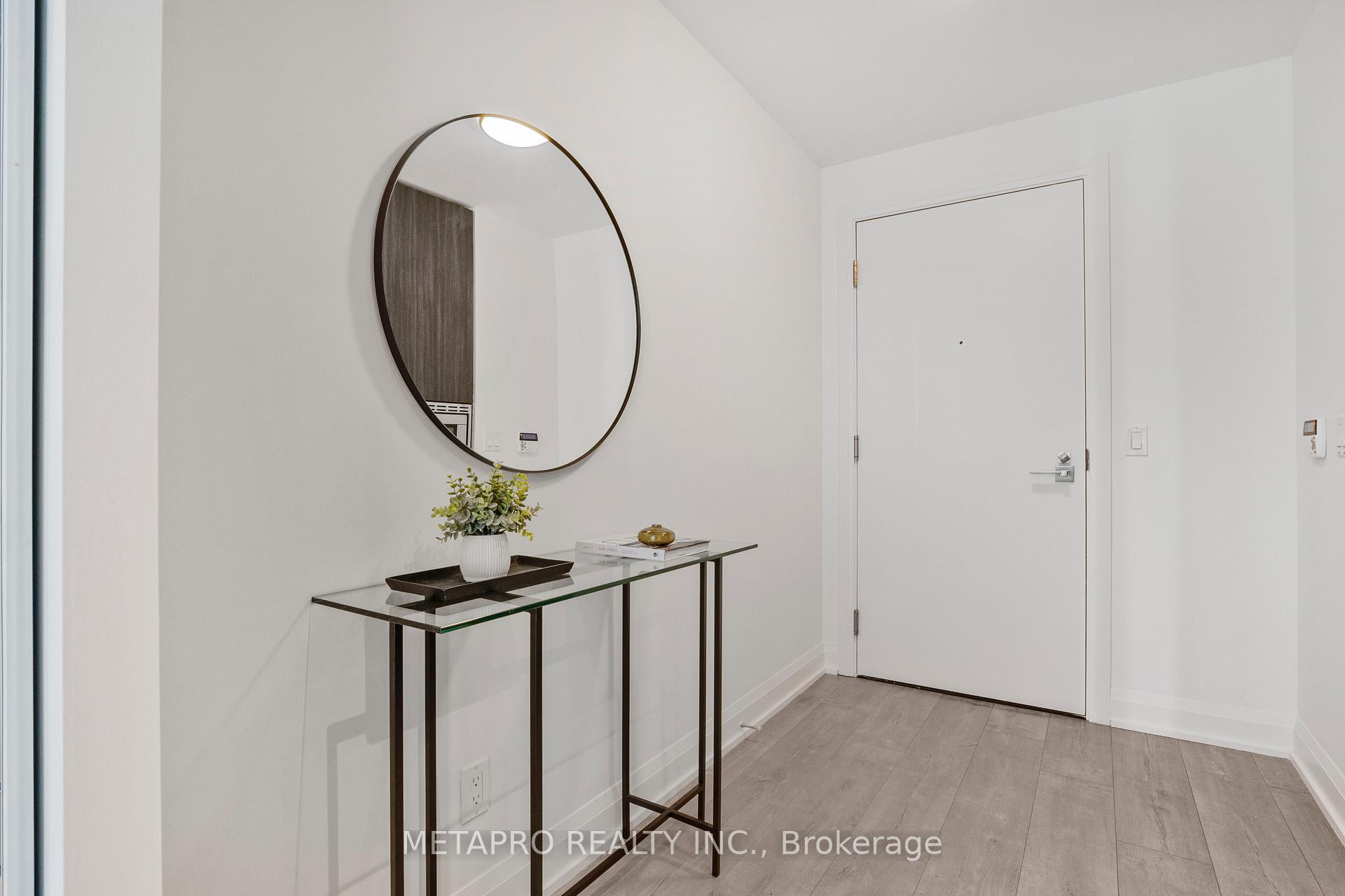 Photo 3 of Unit 809, 110 Marine Parade Drive, Etobicoke, Mimico — HOMEH