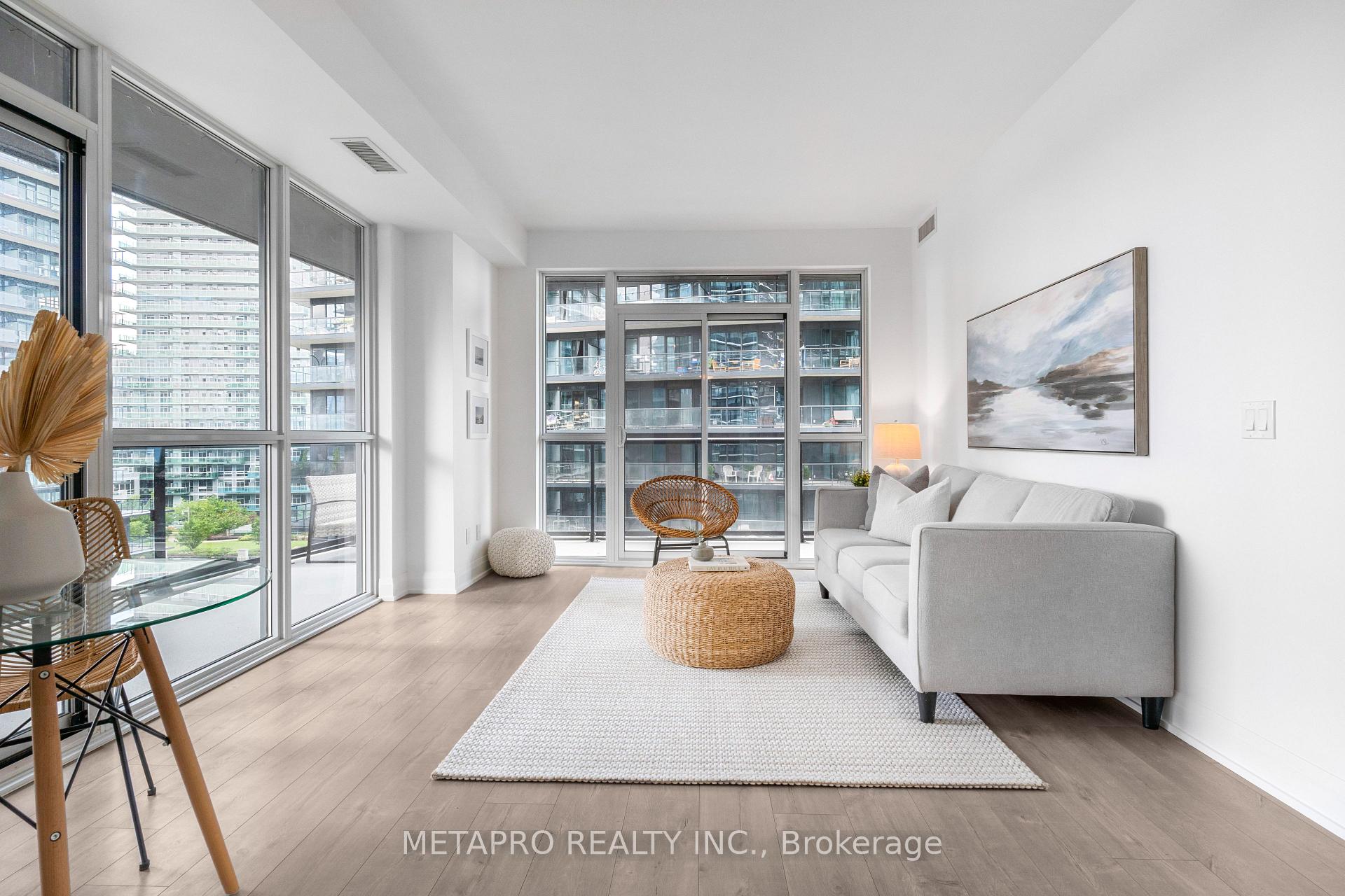 Photo 5 of Unit 809, 110 Marine Parade Drive, Etobicoke, Mimico — HOMEH