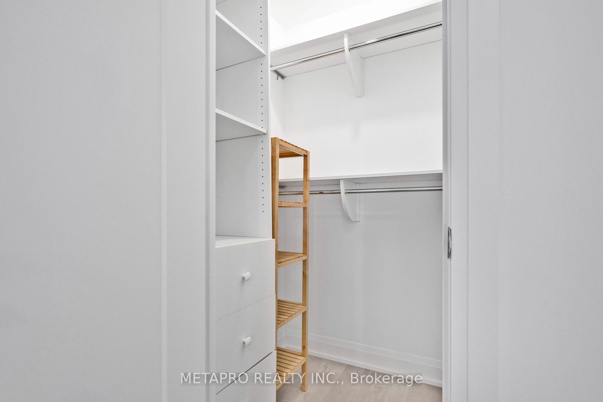Photo 10 of Unit 809, 110 Marine Parade Drive, Etobicoke, Mimico — HOMEH