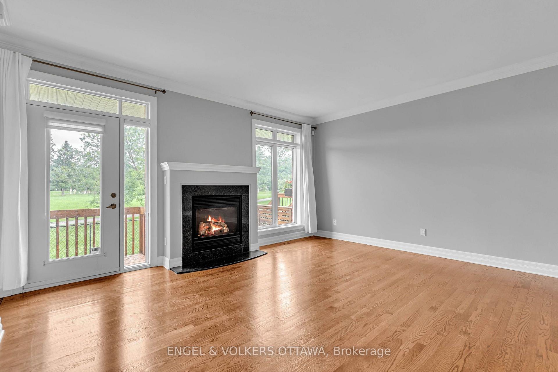 Photo 9 of 108 Manorhill Private, Ottawa, Guildwood Estates - Urbandale Acres — HOMEH