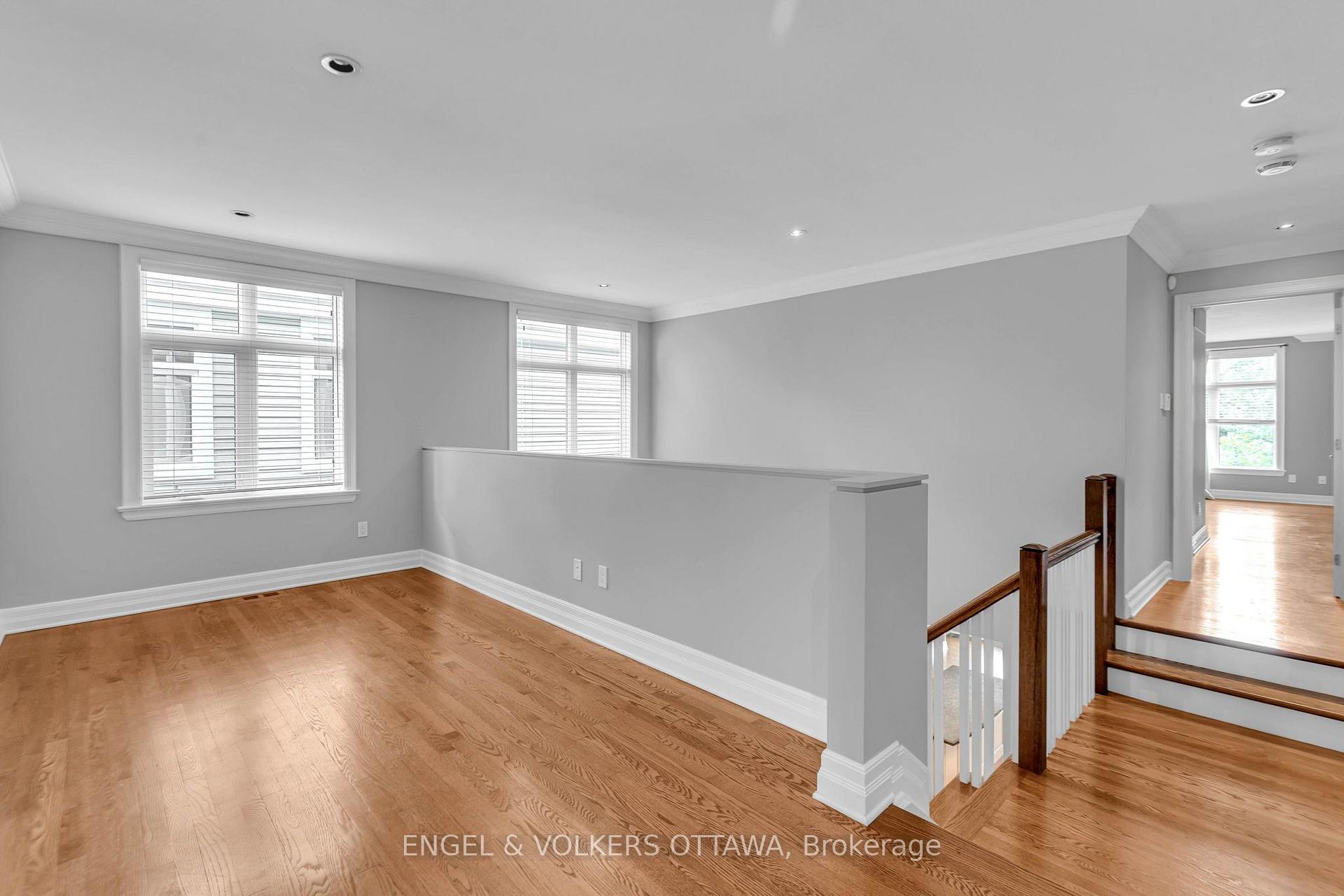 Photo 13 of 108 Manorhill Private, Ottawa, Guildwood Estates - Urbandale Acres — HOMEH