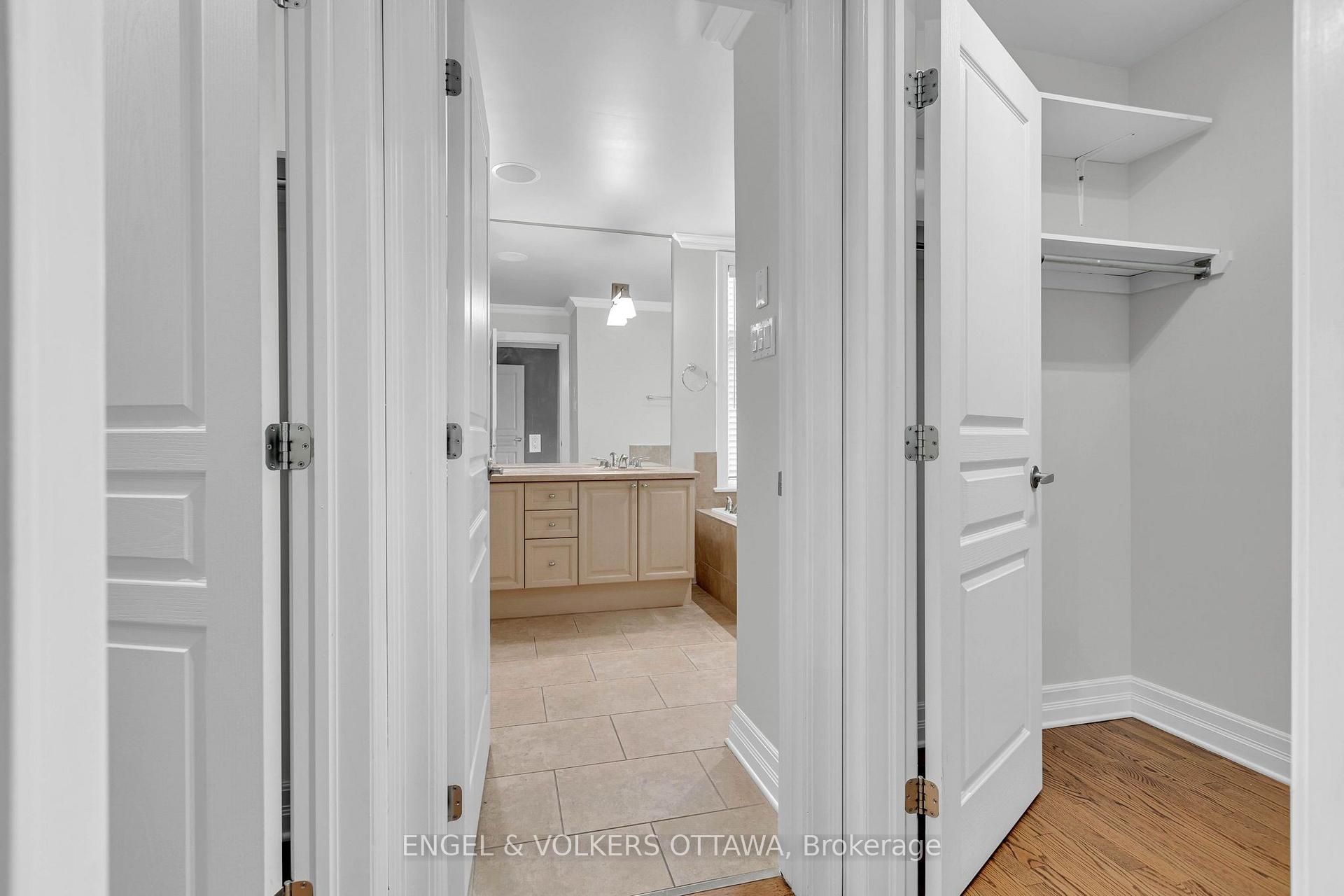 Photo 16 of 108 Manorhill Private, Ottawa, Guildwood Estates - Urbandale Acres — HOMEH