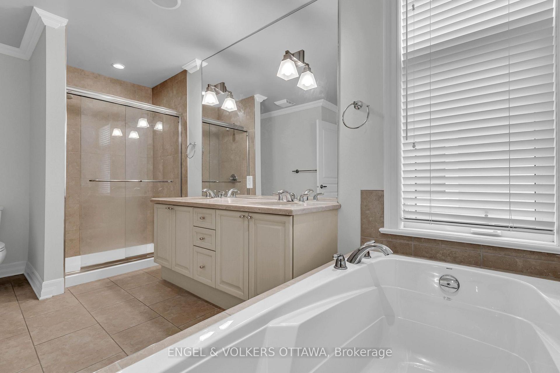 Photo 18 of 108 Manorhill Private, Ottawa, Guildwood Estates - Urbandale Acres — HOMEH
