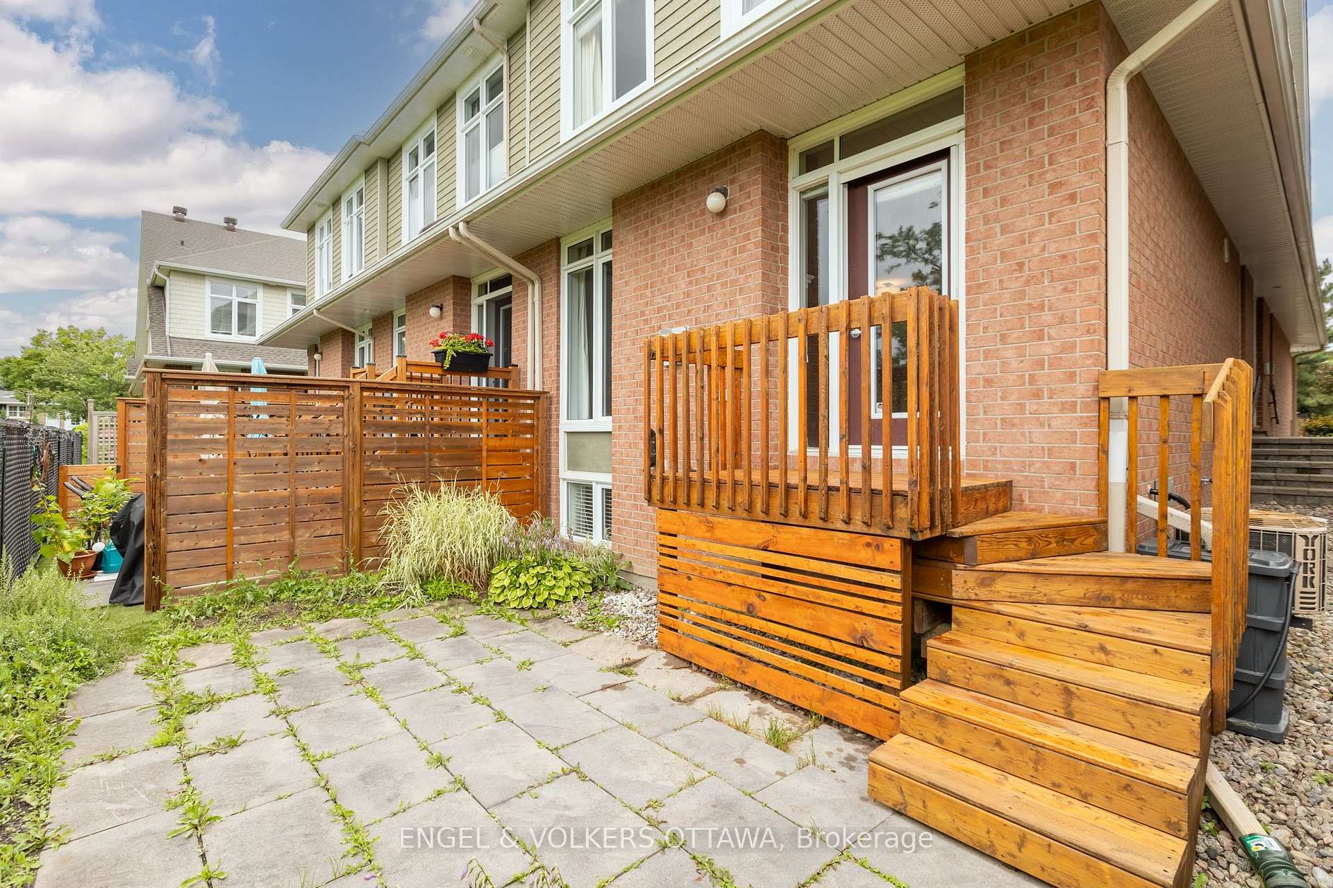 Photo 26 of 108 Manorhill Private, Ottawa, Guildwood Estates - Urbandale Acres — HOMEH