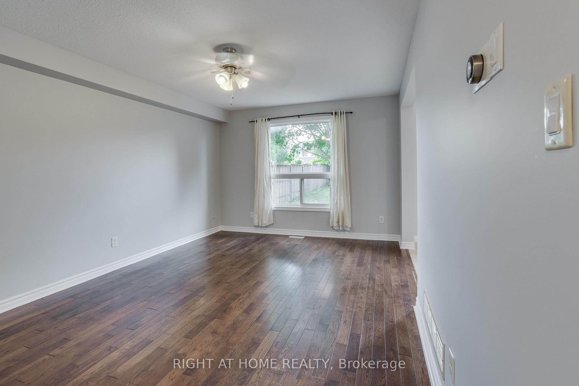 Photo 5 of 2206 Coronation Drive, London, North E — HOMEH