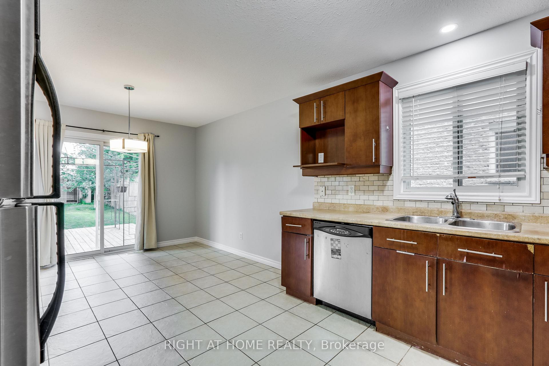 Photo 14 of 2206 Coronation Drive, London, North E — HOMEH