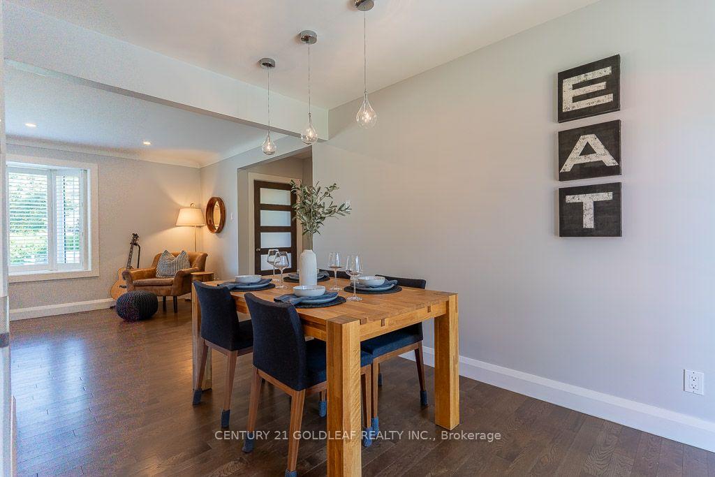 Photo 10 of 27 Roundhay Drive, Ottawa, Manordale — HOMEH
