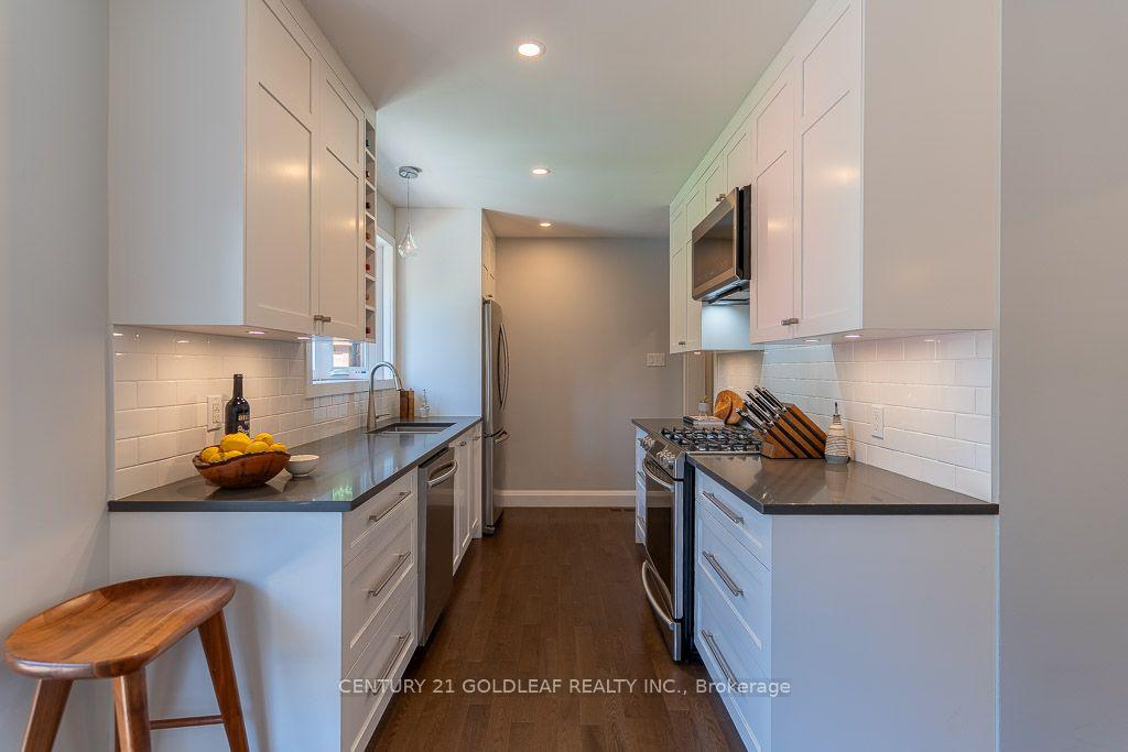 Photo 14 of 27 Roundhay Drive, Ottawa, Manordale — HOMEH
