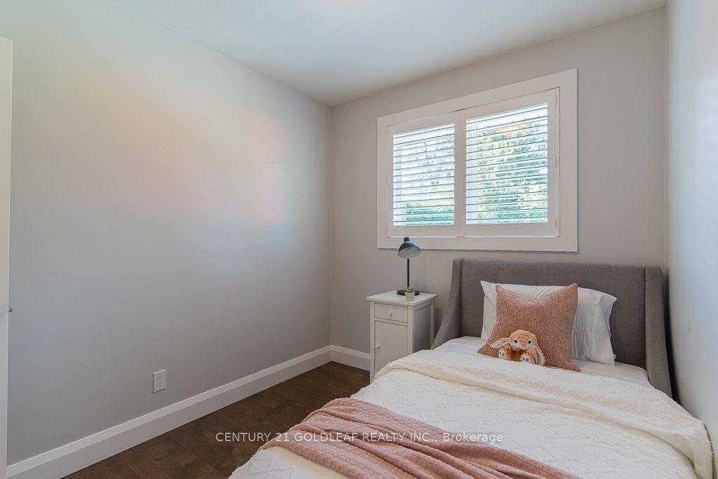 Photo 21 of 27 Roundhay Drive, Ottawa, Manordale — HOMEH