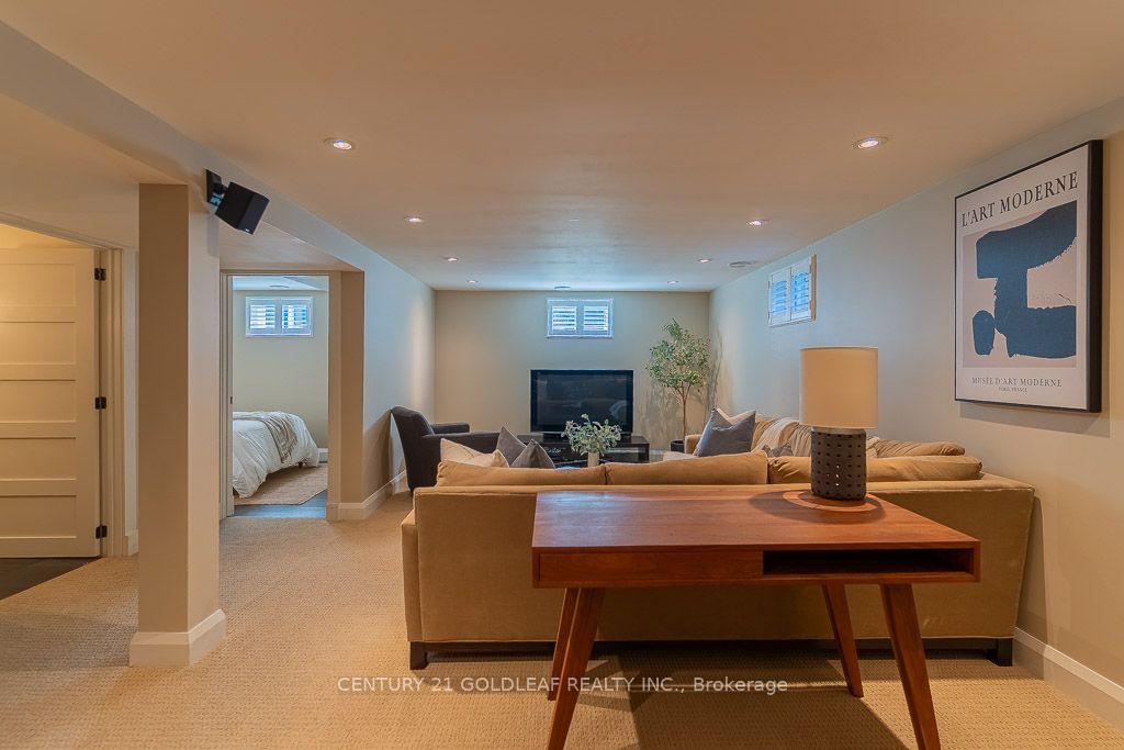 Photo 24 of 27 Roundhay Drive, Ottawa, Manordale — HOMEH