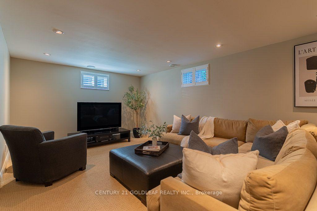 Photo 26 of 27 Roundhay Drive, Ottawa, Manordale — HOMEH