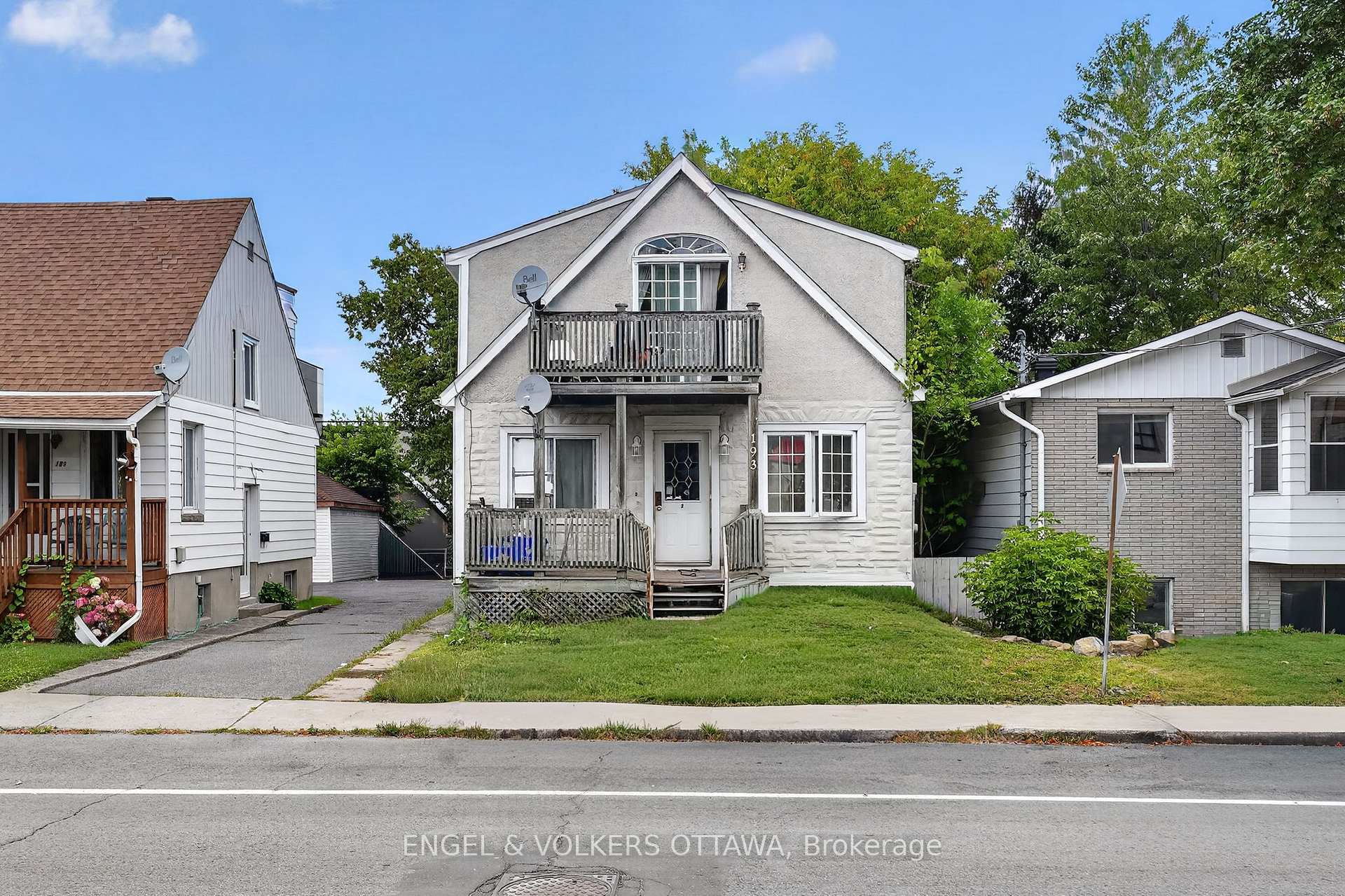 Photo of 193 Deschamps Avenue