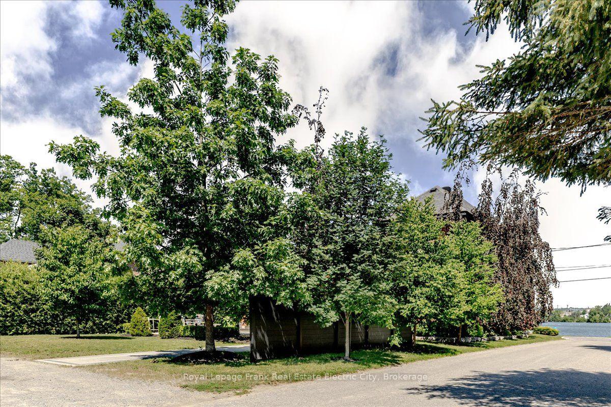 Photo 47 of 97 Crescent Street, Peterborough, Town Ward 3 — HOMEH