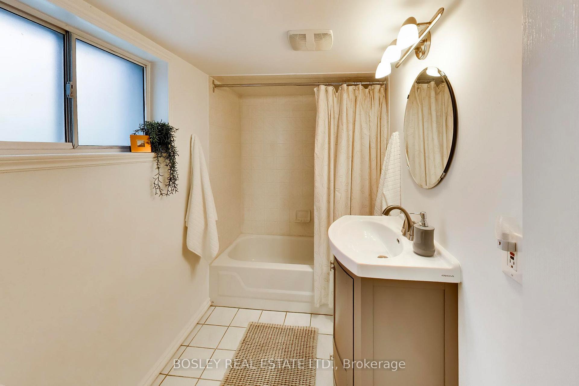 Photo 22 of 188 Oakcrest Avenue, Toronto, East End-Danforth — HOMEH