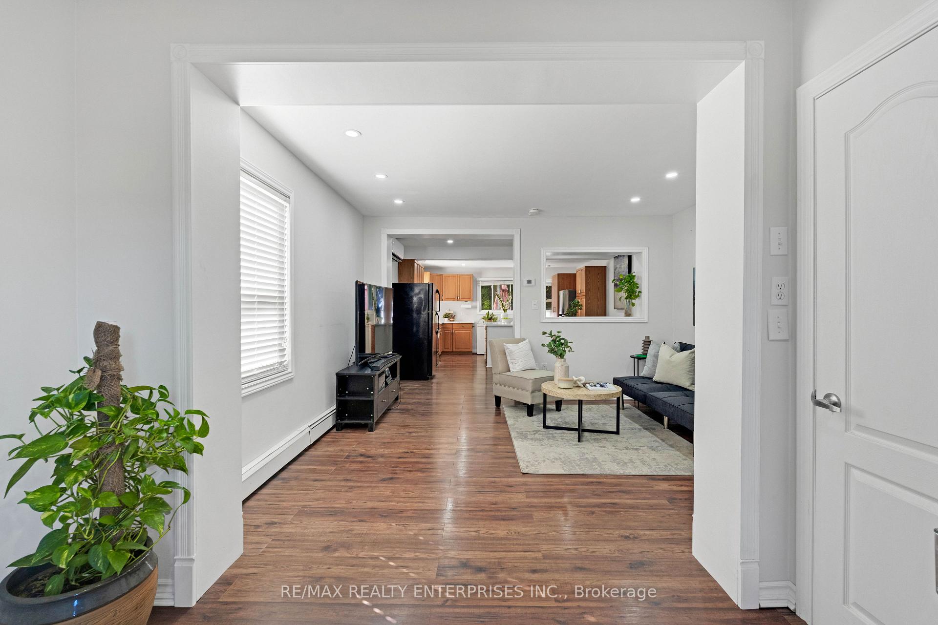 Photo 4 of 161 Angelene Street, Mississauga, Mineola — HOMEH
