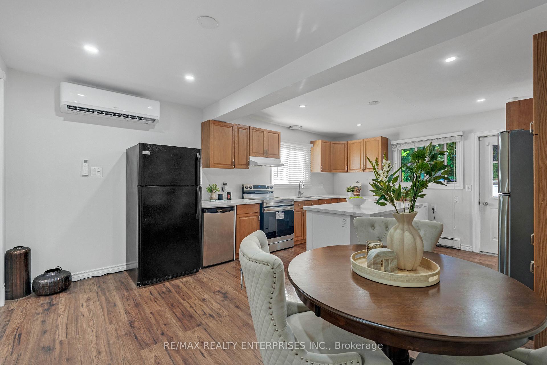Photo 9 of 161 Angelene Street, Mississauga, Mineola — HOMEH