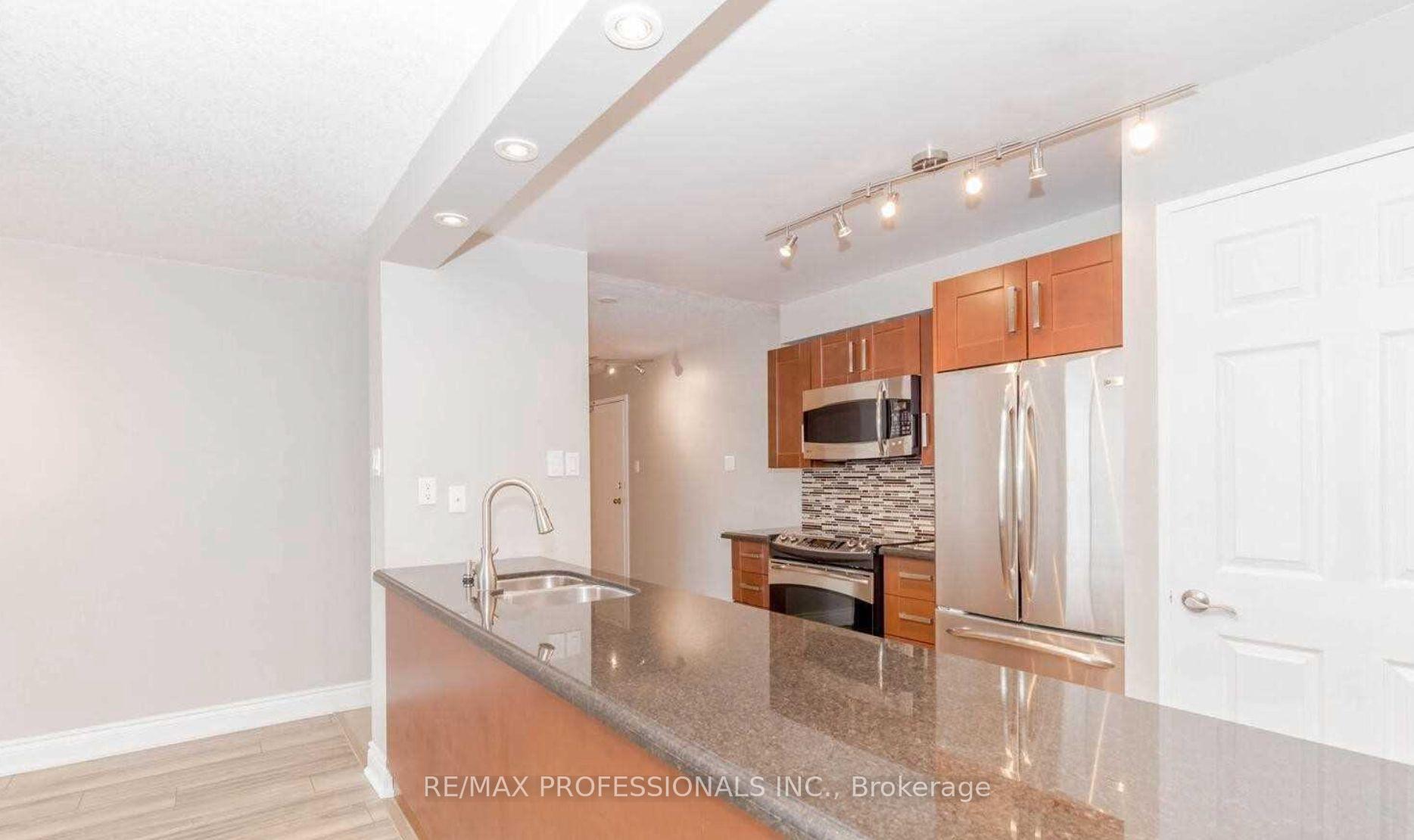 Photo 3 of Unit 1606, 4205 Shipp Drive, Mississauga, City Centre — HOMEH