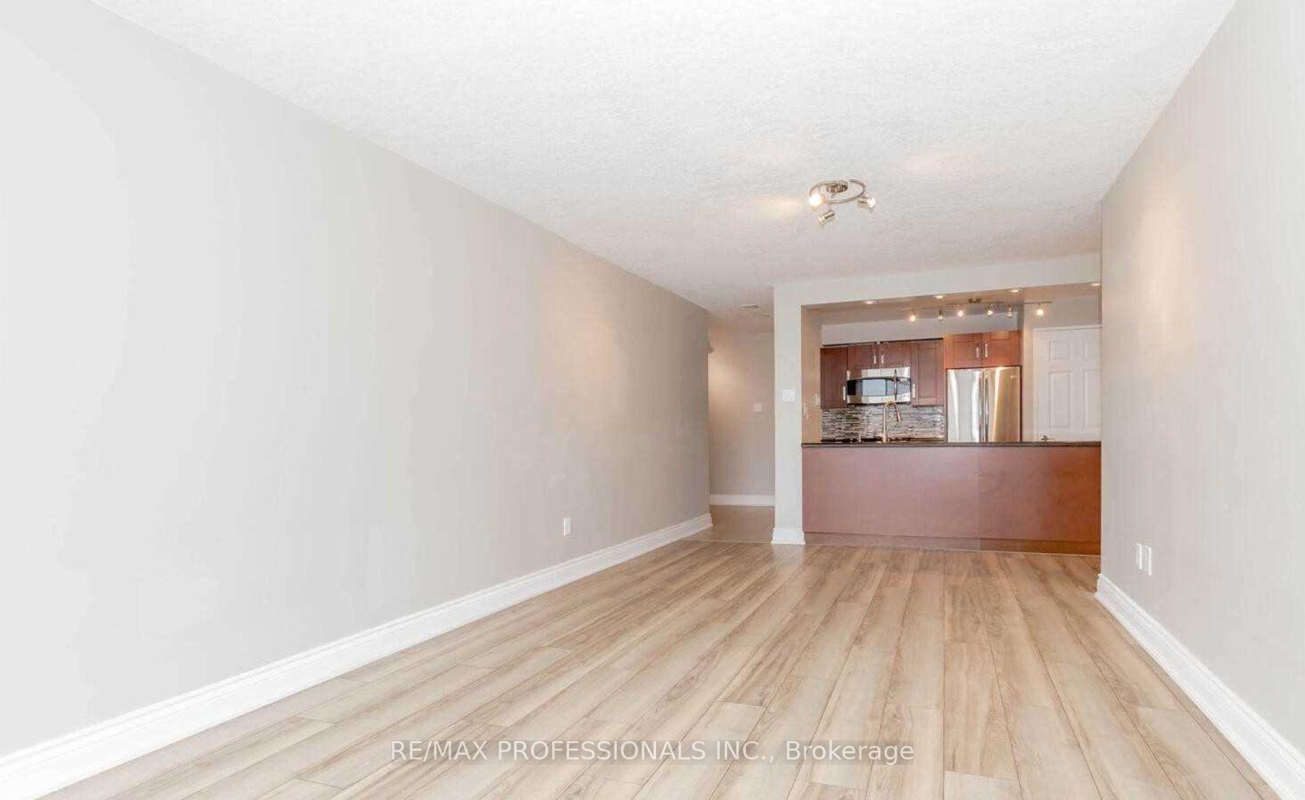 Photo 7 of Unit 1606, 4205 Shipp Drive, Mississauga, City Centre — HOMEH