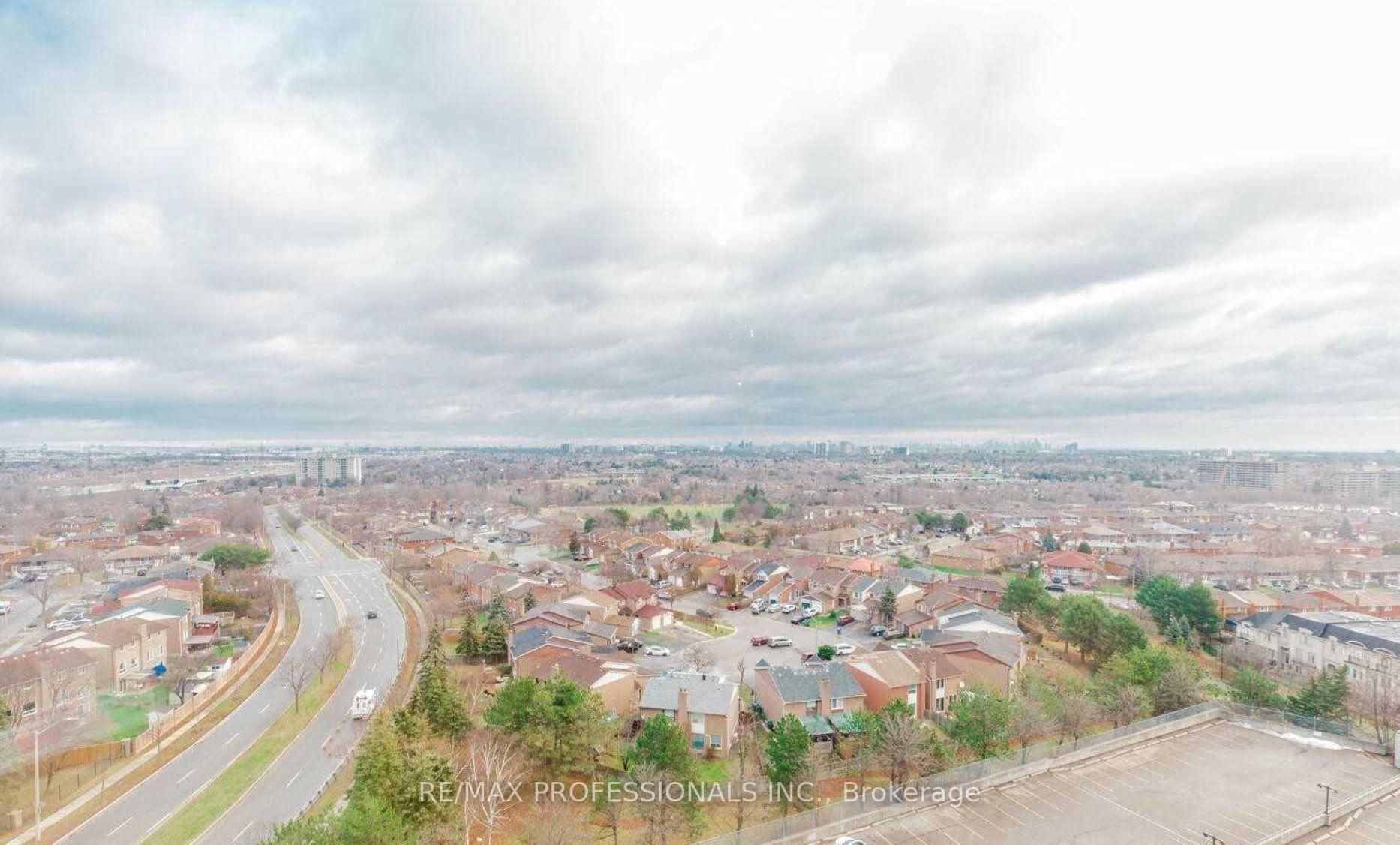 Photo 15 of Unit 1606, 4205 Shipp Drive, Mississauga, City Centre — HOMEH