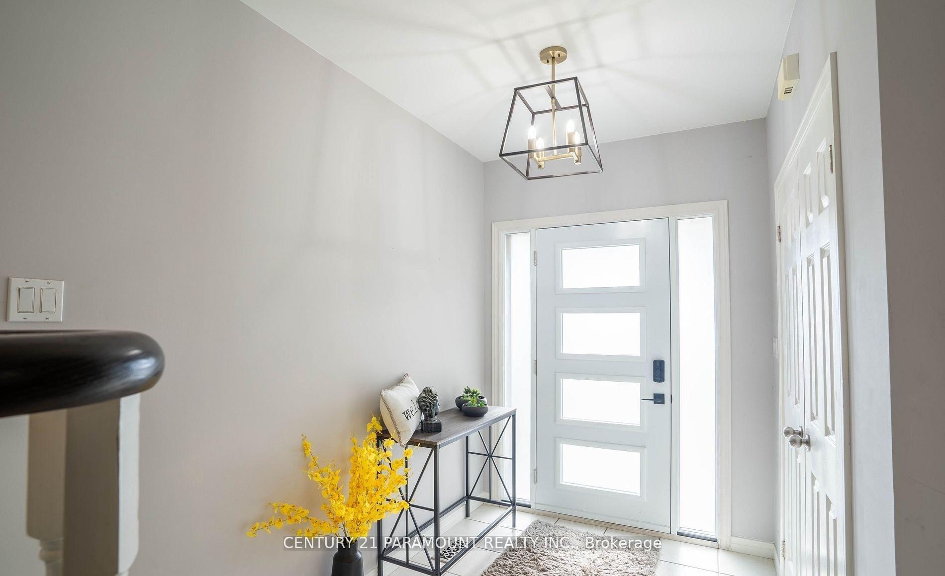 Photo 3 of 100 Fieldcrest Avenue, Clarington, Courtice — HOMEH
