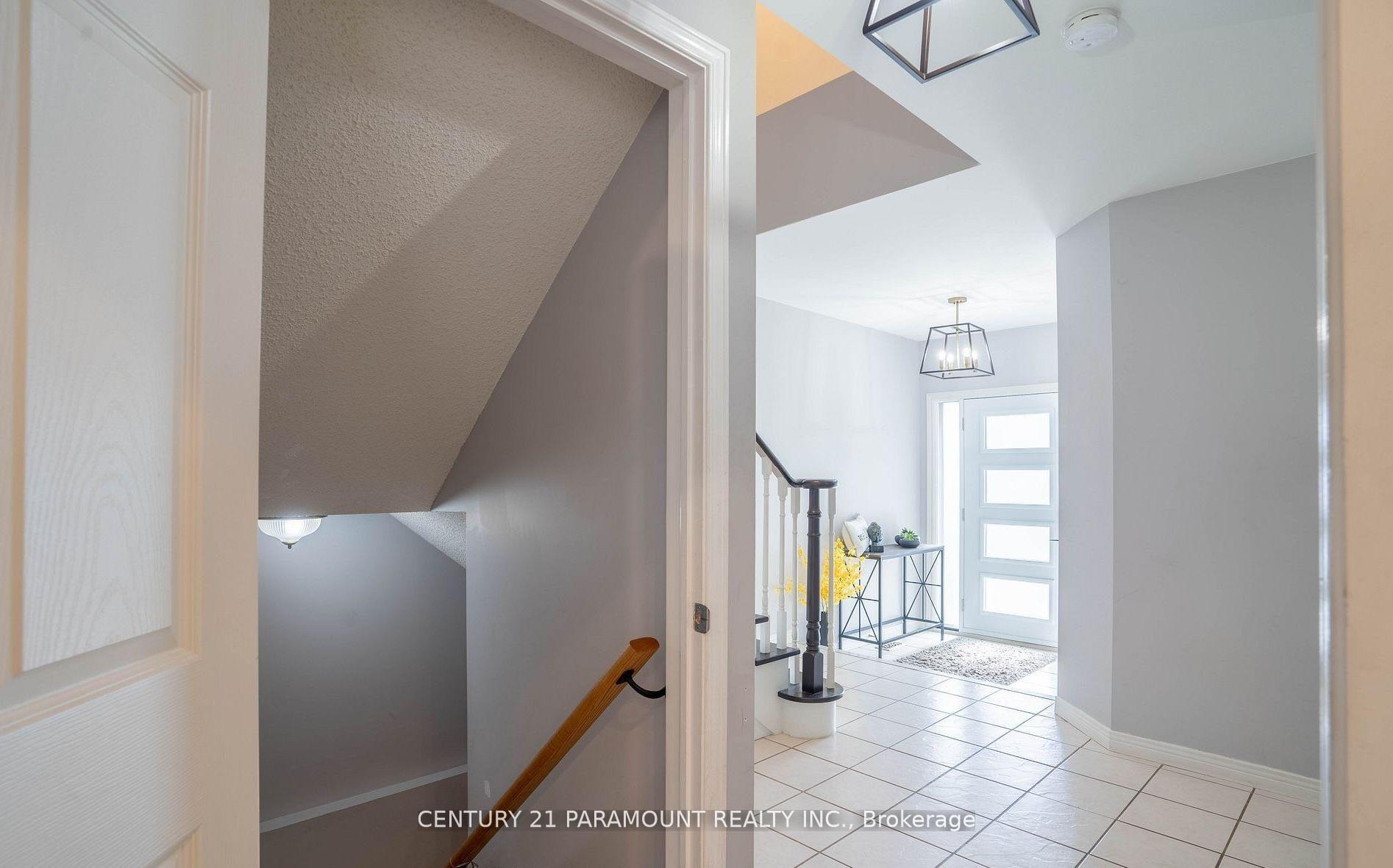 Photo 4 of 100 Fieldcrest Avenue, Clarington, Courtice — HOMEH