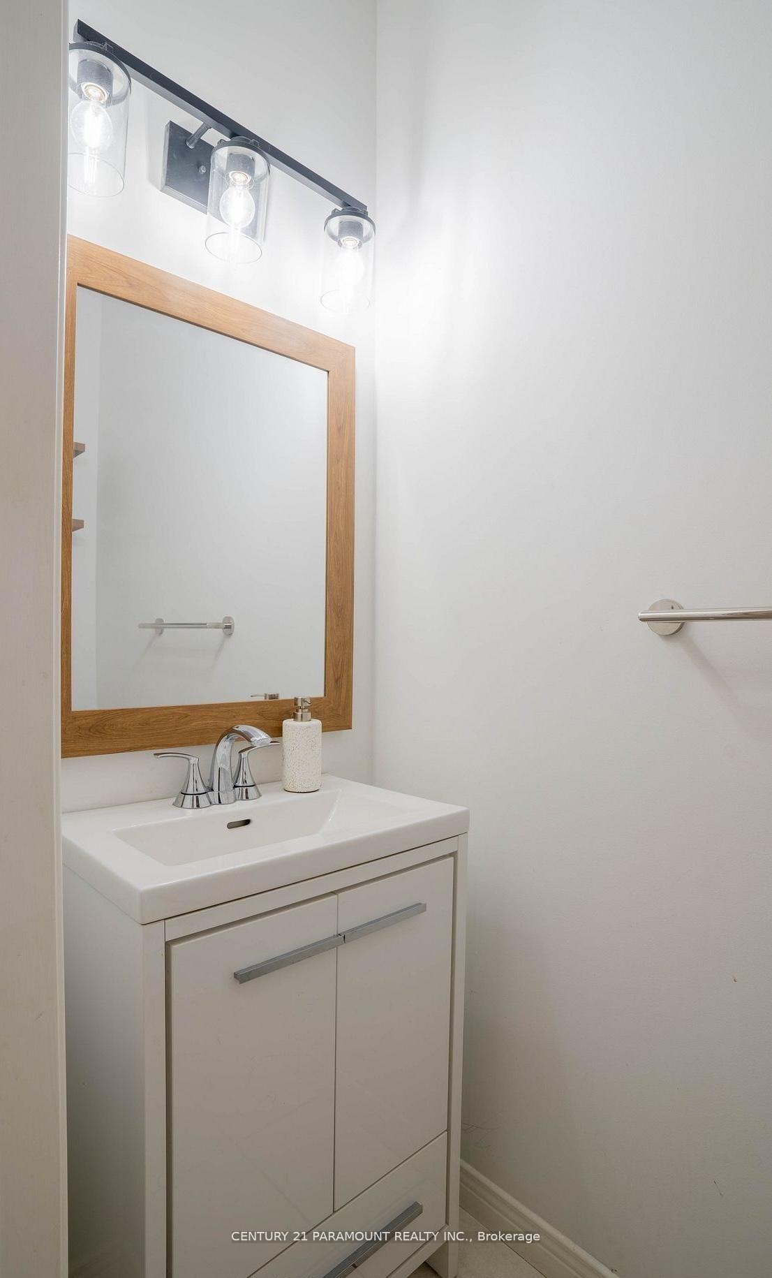 Photo 6 of 100 Fieldcrest Avenue, Clarington, Courtice — HOMEH
