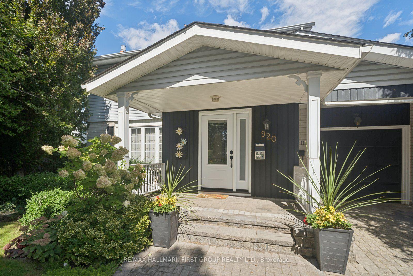 Photo 2 of 920 Essa Crescent, Pickering, West Shore — HOMEH