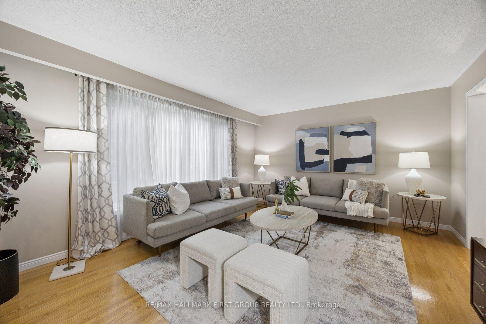 Photo 6 of 920 Essa Crescent, Pickering, West Shore — HOMEH