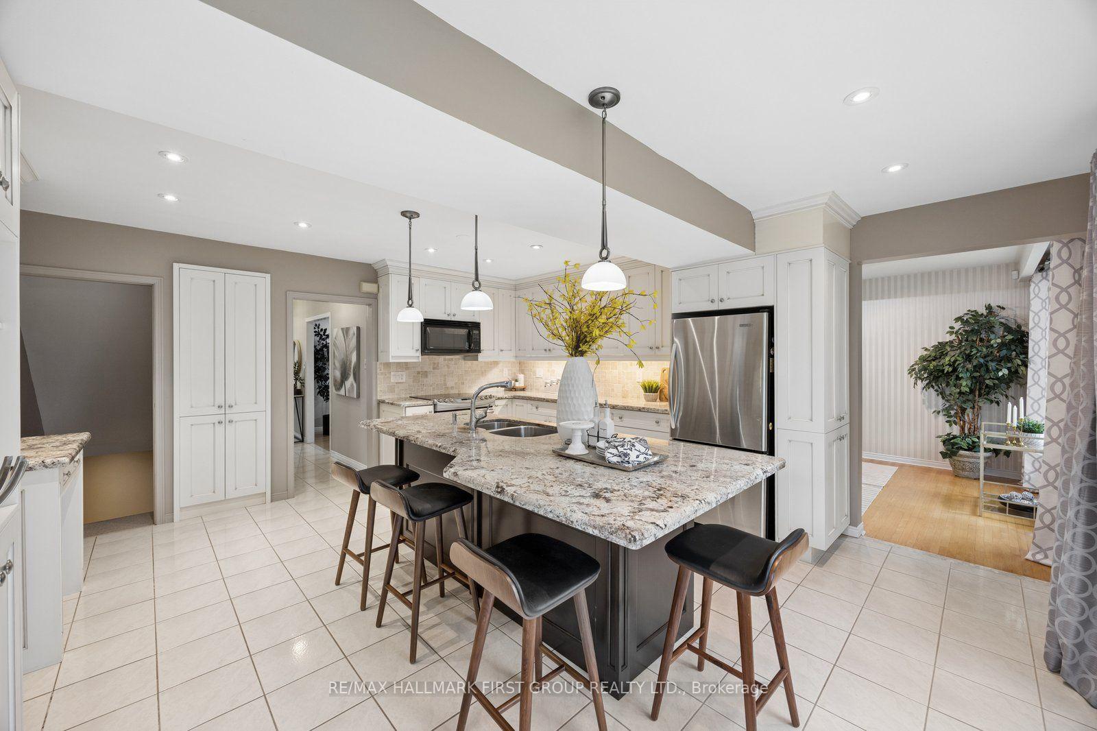 Photo 13 of 920 Essa Crescent, Pickering, West Shore — HOMEH