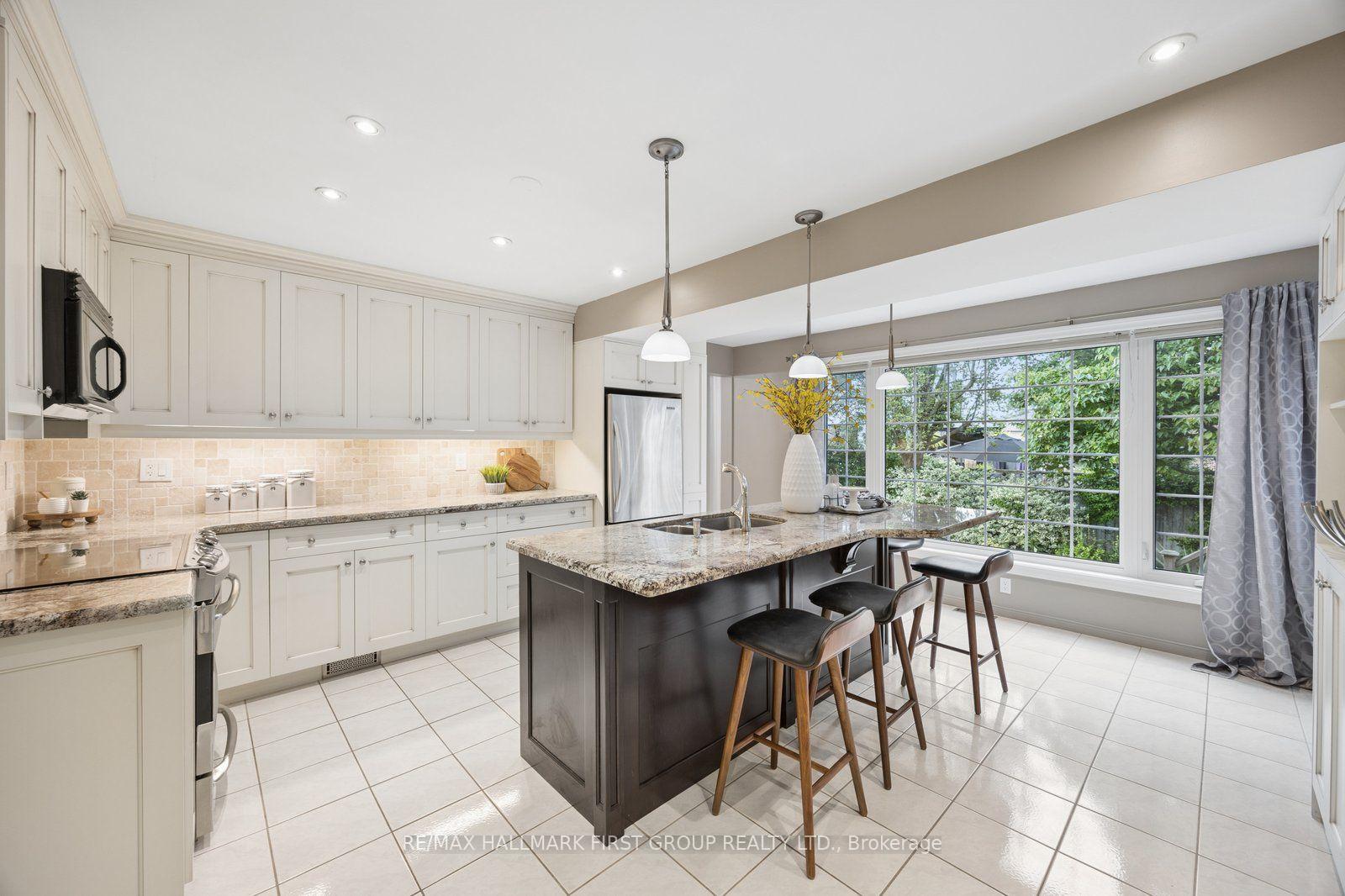 Photo 14 of 920 Essa Crescent, Pickering, West Shore — HOMEH